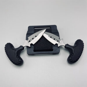 Viene completo con dos cuchillos de empuje, cuchillo de hoja fija MT-20-46 BK